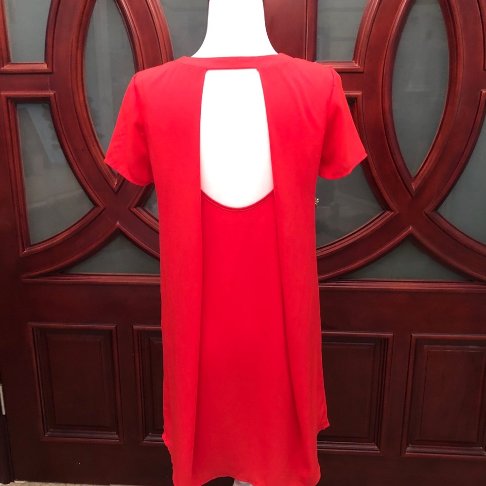 Dark pink short sleeved dress with draped back